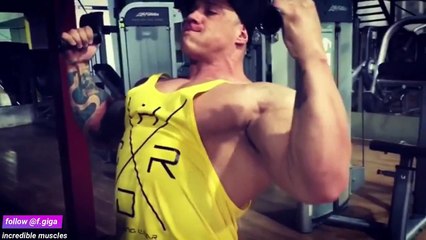 FABIO GIGA Crazy Vascular _ Muscular Young Bodybuilder
