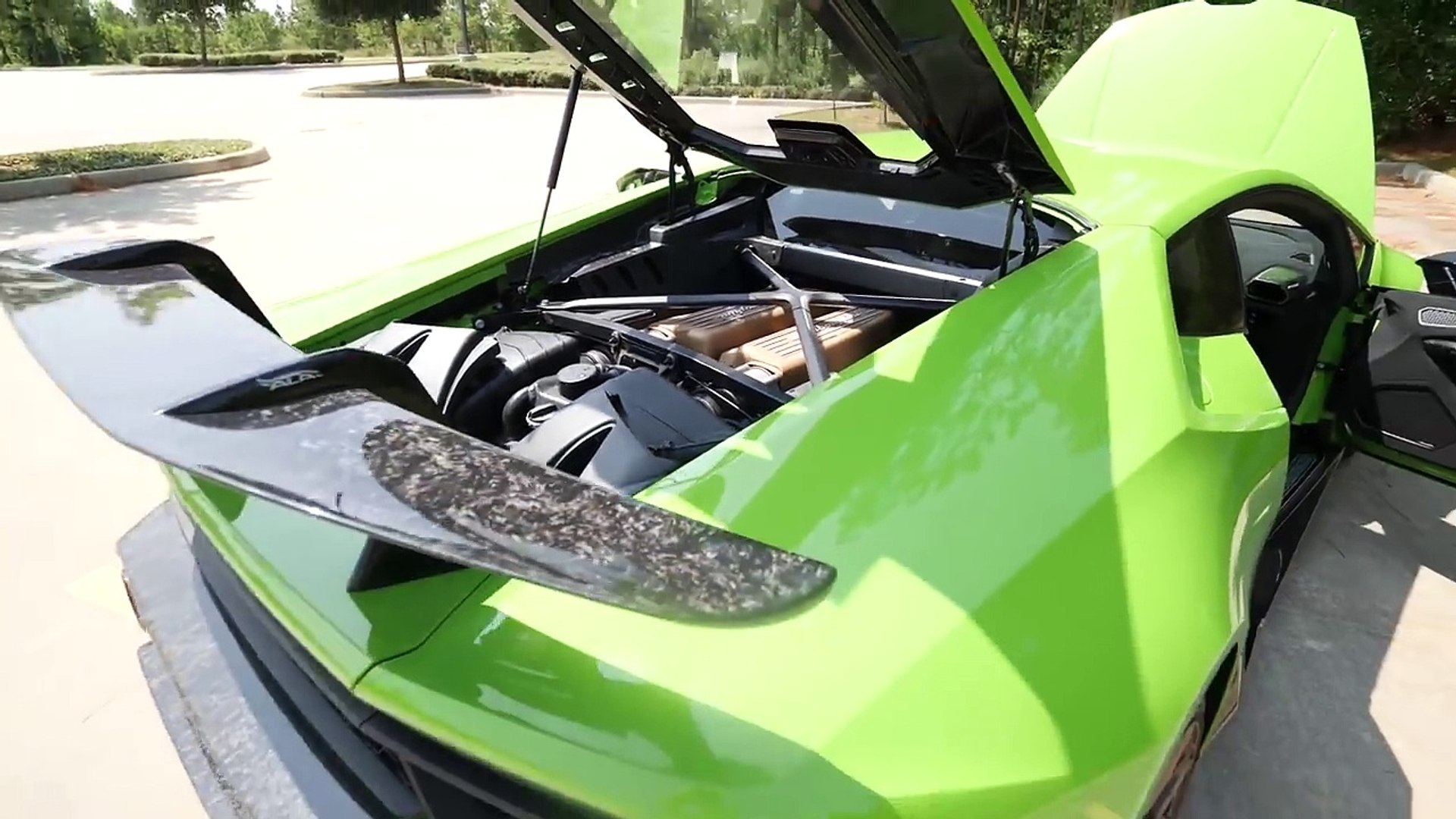 20 Year Old Buys 350 000 Lamborghini Huracan Performante