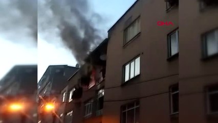 Samsun Yangında Mahsur Kalıp 3'üncü Kattan Aşağı Atladılar