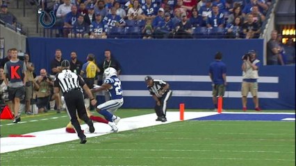 Marquise Goodwin makes leaping catch for 15 yards