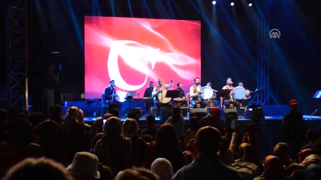Grup Tillo, Muş'ta Konser Verdi