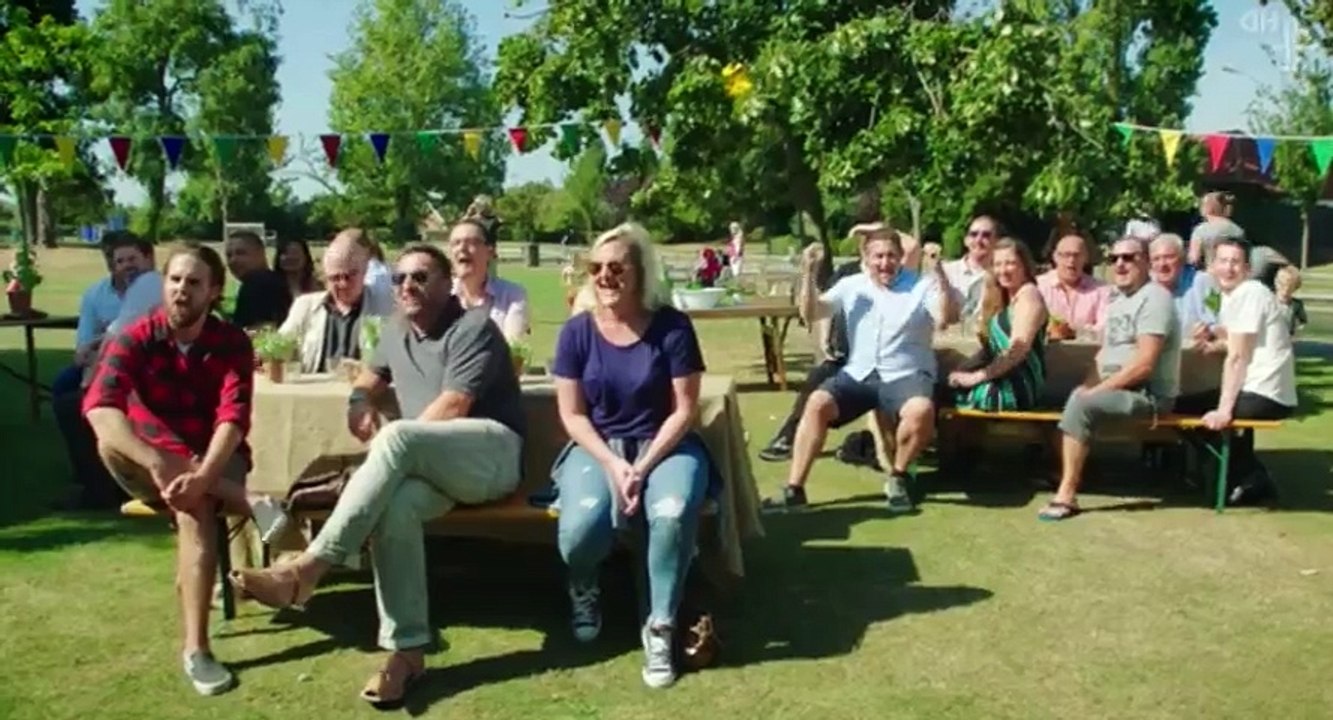 Jamie and Jimmyâs Friday Night Feast S04 - Ep08 Tom Daley HD Watch