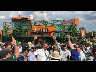 Bolsonaro "avança" e faz IMPRENSA PROFISSIONAL "atacar" com Fake News