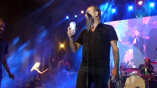 Haluk Levent’e balkondan taze ayran