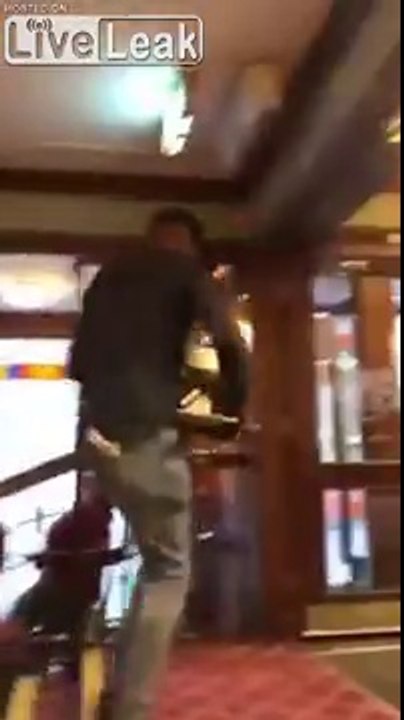 Dude steals slot machine cash box in daylight