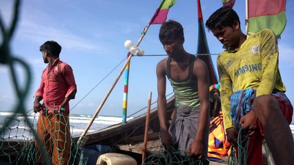 Rohingya refugees fish in dangerous waters to earn living