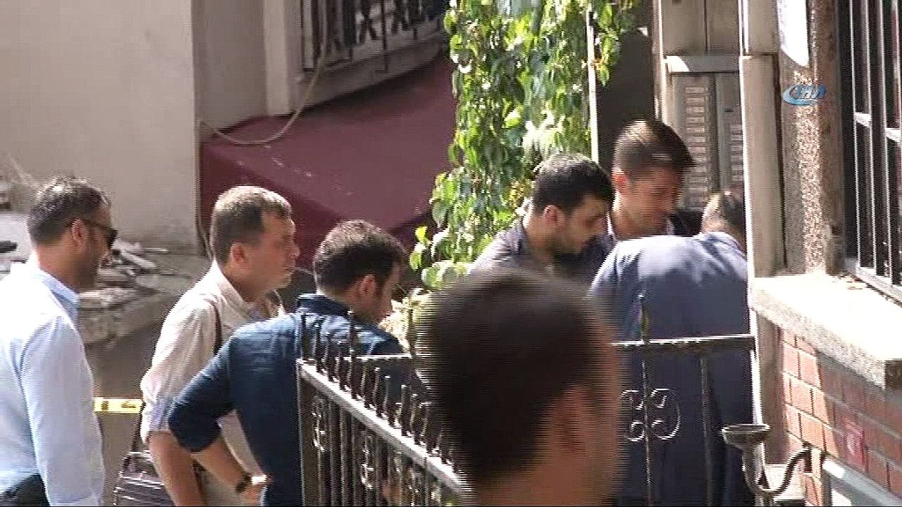 Beyoğlu’nda travestinin boğazını keserek öldüren zanlı O.S., yakalanarak adliyeye sevk edildi