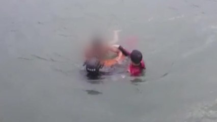 공 주우려다 물에 빠진 취객 구조돼 / YTN