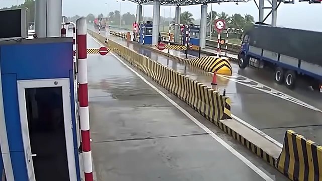 BAD DRIVERS & ROAD FAILS Compilation