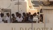 السلطات الإيطالية تسمح بنزول اللاجئين العالقين بسفينة ديشيوتي