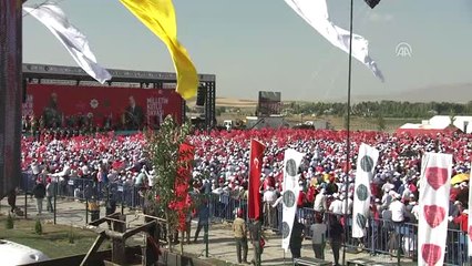 Cumhurbaşkanı Erdoğan: "Ahlat'ta 10 Dönüm Alanda, 1071 Metrekare Oturma Alanına Sahip Bir Otağ...