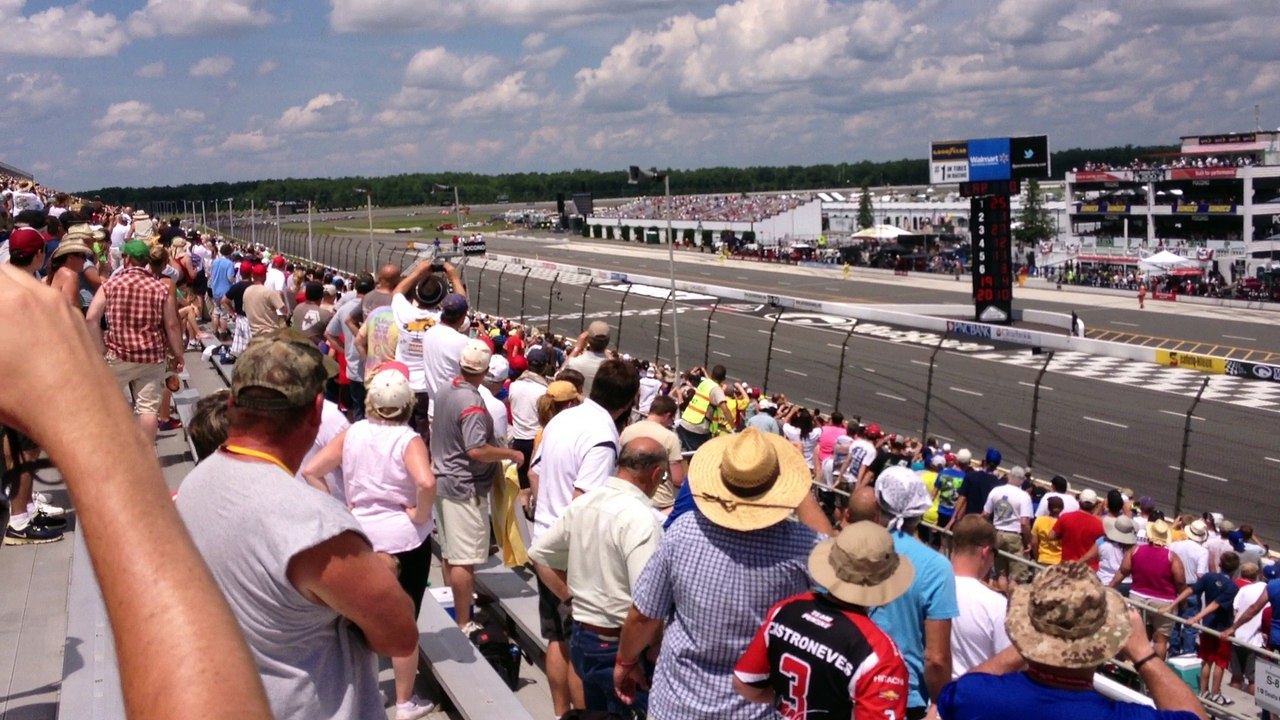 Start of 2013 Indycar Pocono 500