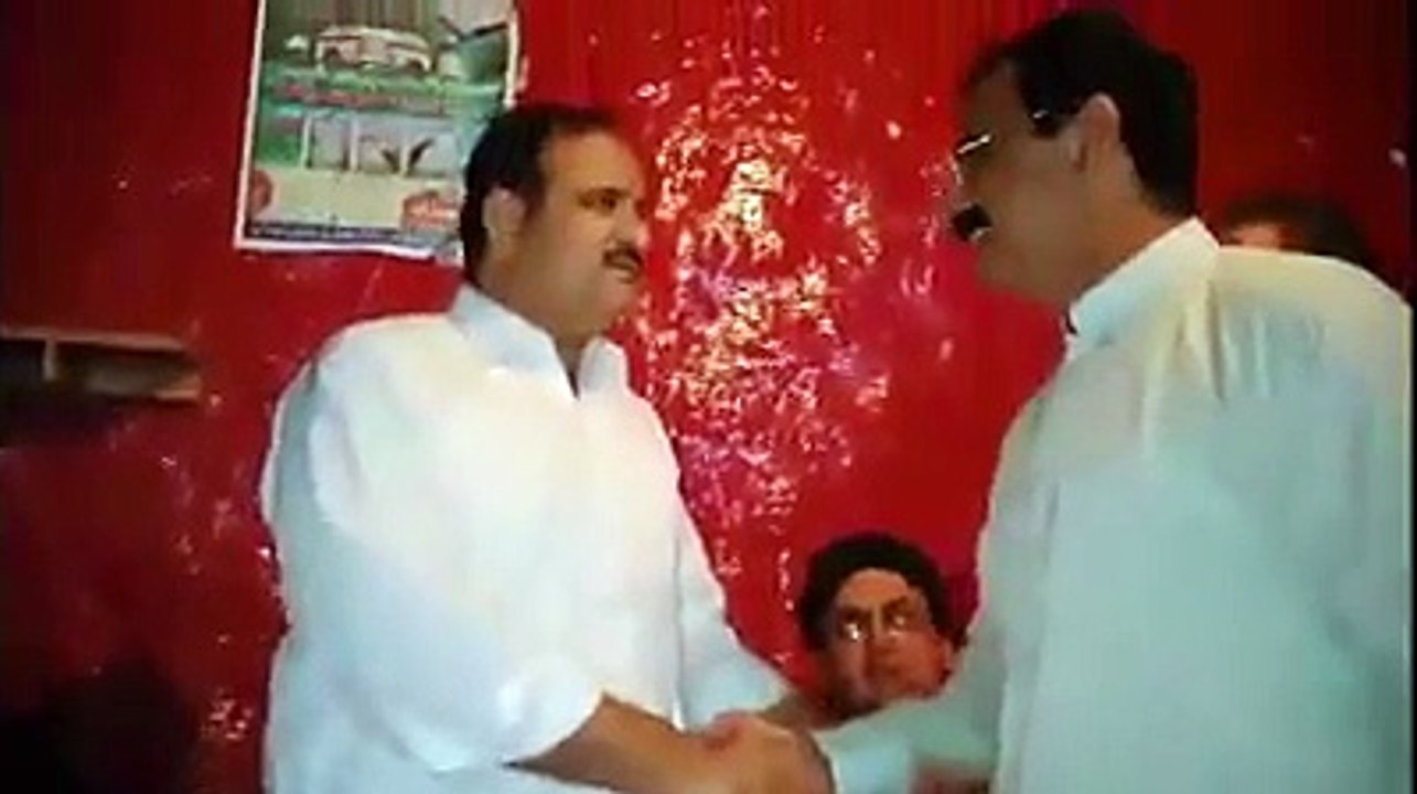 CM Punjab Usman Buzdar & Faisal Javed Khan Drinking Tea At Public Hotel