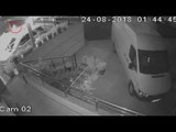 Ora News -PD publikon videon: Nënkryetarit të bashkisë Mallakastër ia dogjën makinën, policia gënjeu