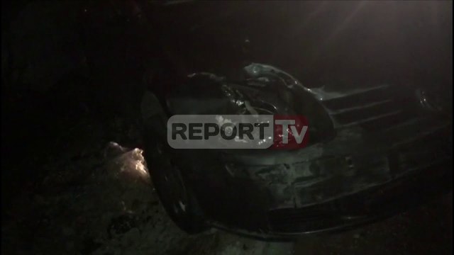 Report Tv Aksident në Fier, makina me shpejtësi mbi trotuar, përplas për vdekje dy kushërinjtë