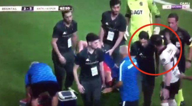 Gökhan Gönül'den tepki çeken hareket