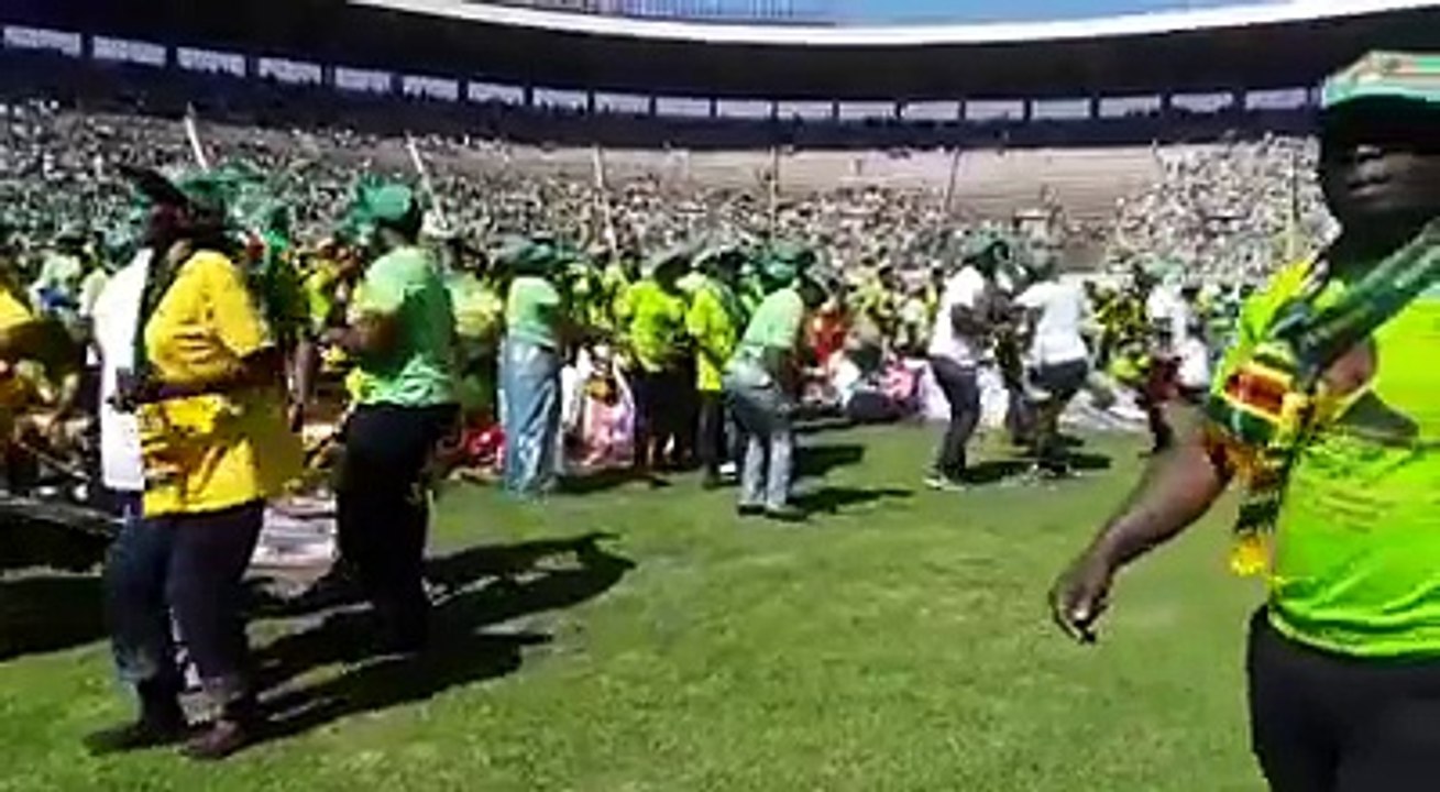 Zanu PF supporters dancing to Killer T song #ZanuPFrally  he NSS.