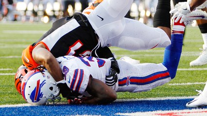 Cadet drives up the middle for 1-yard touchdown