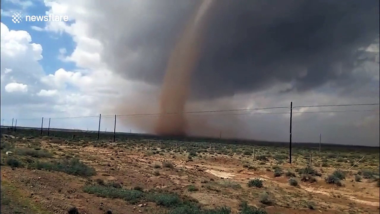Tornado spotted 'for first time' in northern China desert