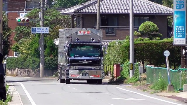 Maruutomi & Aogaki sightseeing bus Chisako Maruhime tracker receipt of Chi-chan ~ Inside the garage-＊デコトラ マニ割り＊　丸富＆青垣観光バス　千宝丸　姫トラッカーちぃちゃんの入庫～車庫内