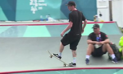 Kompetisi Skateboard Tetap Berjalan Meski Hujan