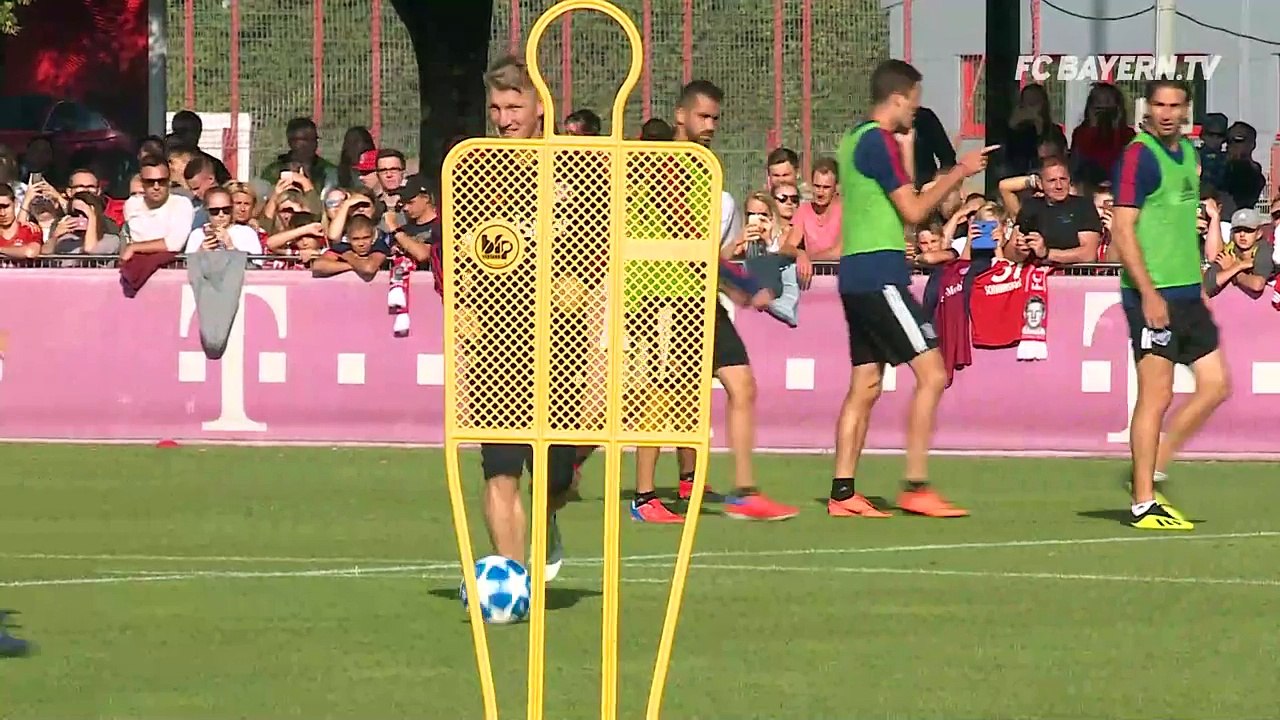 Bastian Schweinsteiger is back at Säbener Straße - Chicago Fire Training | ReLive