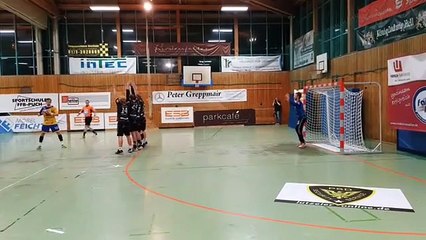 Ce coup franc de Handball pour l'égalisation se bloque dans la lucarne