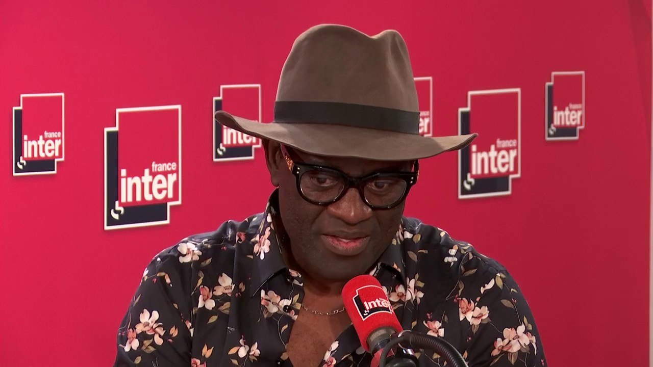 Alain Mabanckou : "En Afrique on a l'art de réinventer l'information internationale pour couver l'information nationale"
