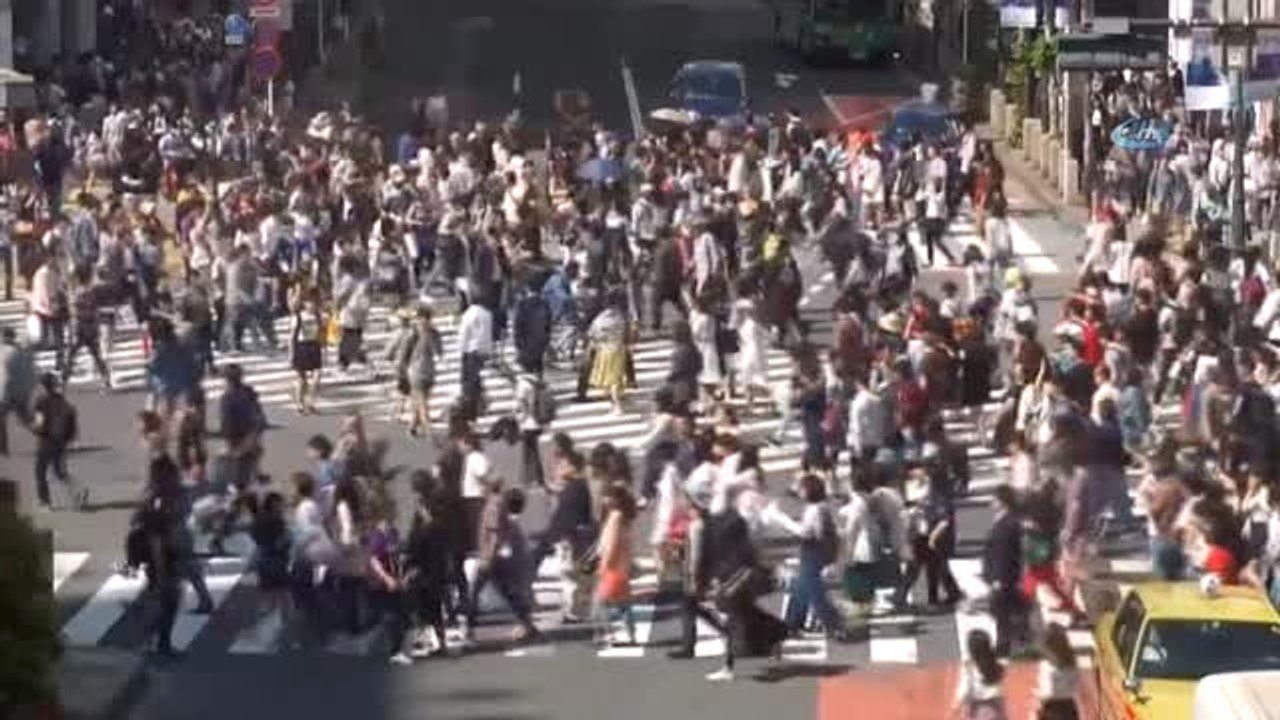 Dünyanın En Kalabalık Yaya Geçidi Tokyo'da- Tek Seferde 2 Bin 500 Yaya Karşıdan Karşıya Geçiyor