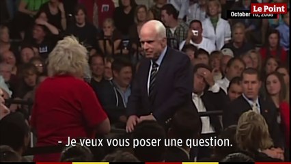 John McCain prend la défense d'Obama en plein meeting