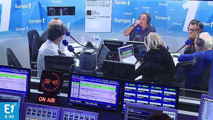 Emmanuel Macron : "Bienvenue au gouvernement remanié de Nikos Aliagas !"