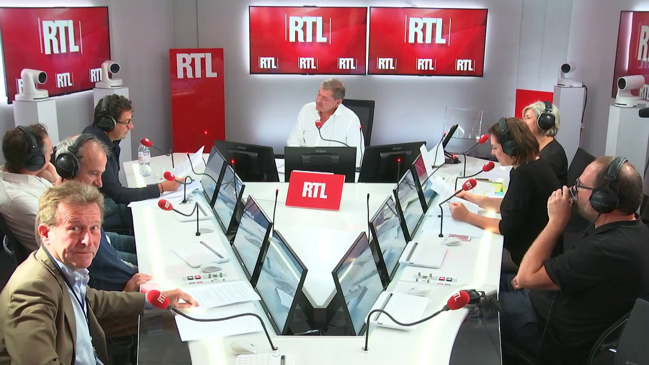 Laurent Gerra imitant Patrick Bruel : "Si t'es pas content, rendez-vous à Roissy !"