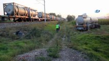 Yük Treni ile Tanker Çarpıştı: 1 Yaralı