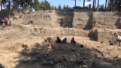 Yumuktepe'de 8 Bin 600 Yıllık Ok Ucu Bulundu