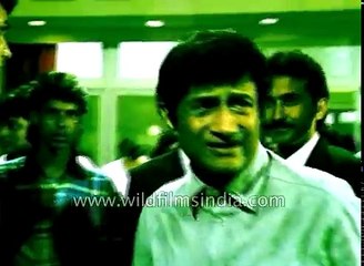 Dev Anand directs much younger Aamir Khan and cast of film Awwal number