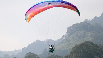VİDEO | Güney Amerikalı paraşütçüler Bolivya'da buluştu