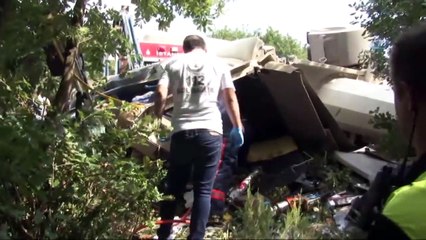 Tankerde Sıkışan Sürücüyü Kurtarma Çalışmaları 4 Saat Sürdü