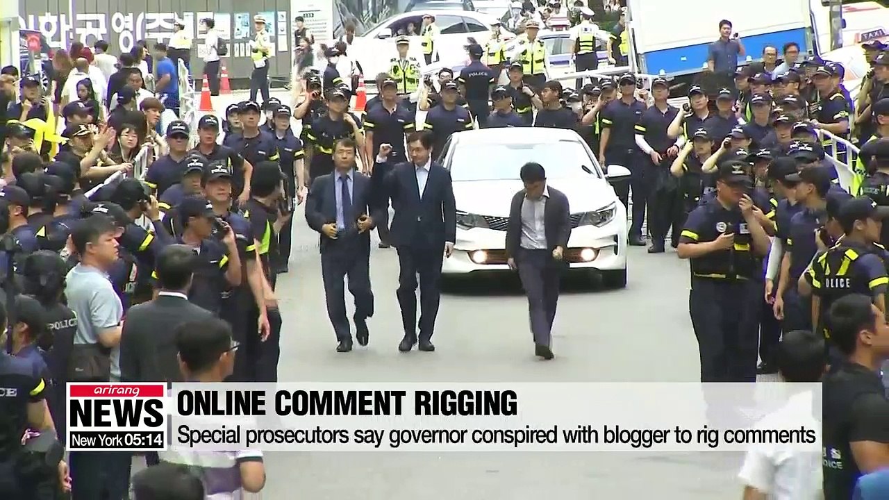 Special counsel: Liberal governor "colluded with blogger to manipulate online political comments":