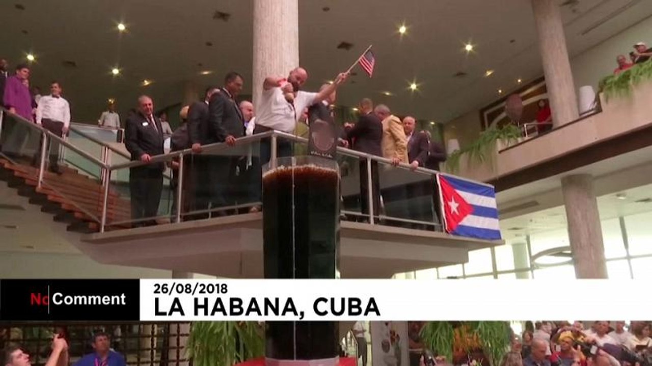 Gigantischer Cocktail: Cuba Libre