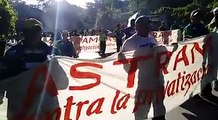 LinaresTCS nos actualiza la situación en la autopista Los Chorros, donde se registra una nueva protesta de ex empleados de la Alcaldía de Santa Tecla. #Tráfico