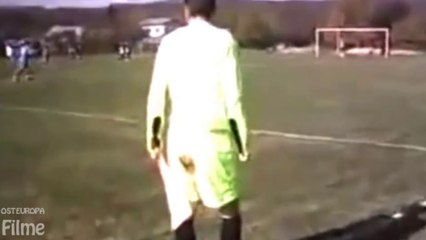 Schiedsrichter kackt sich in die Hose