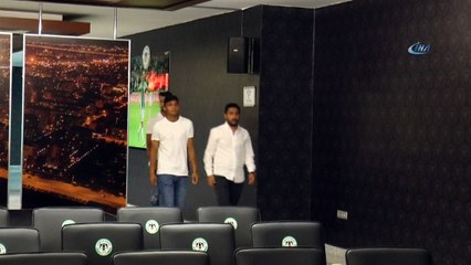 Atiker Konyaspor’da çifte imza