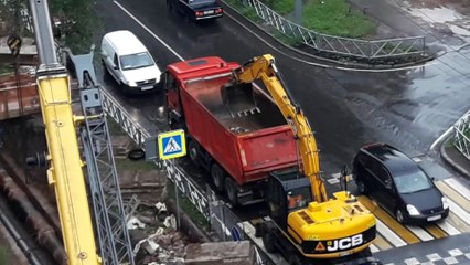 Construction Excavator Does a Whole Lot of Nothing