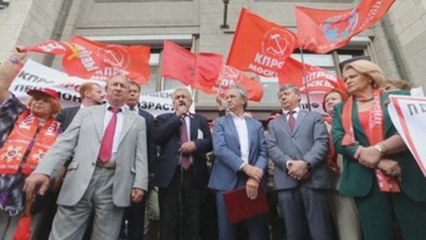 Comunistas recaban 5 millones de firmas para consulta sobre reforma pensiones