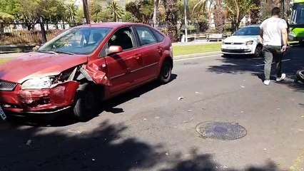 Motorista herido en un accidente de tráfico en La Laguna