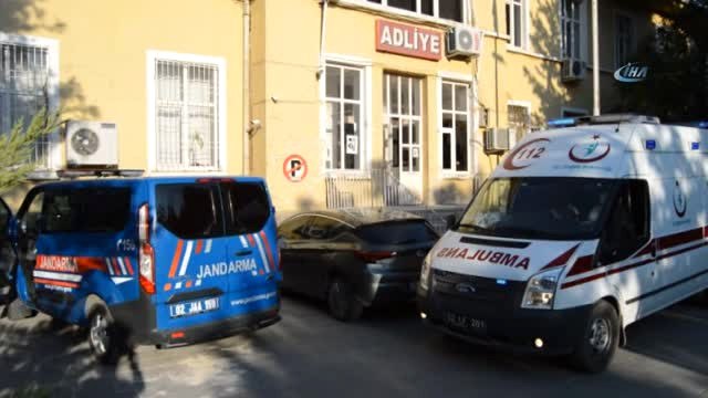 Ailesini Katleden Şahıs Adliyeye Taşınarak Getirildi