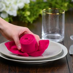 10 Wow-worthy Napkin folds that belong on the table... not on your lap!