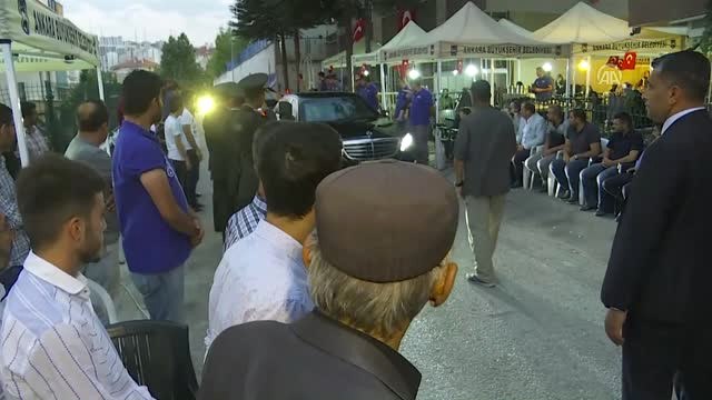 Milli Savunma Bakanı Akar, Şehit Piyade Teğmen Dağlı'nın Ailesine Taziye Ziyaretinde Bulundu