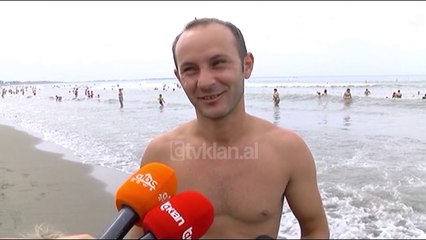 Moti i keq boshatis shumicen e plazheve