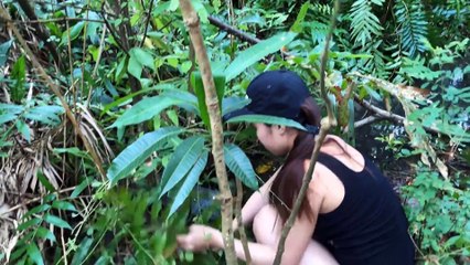 A beautiful girl trapped a huge snake